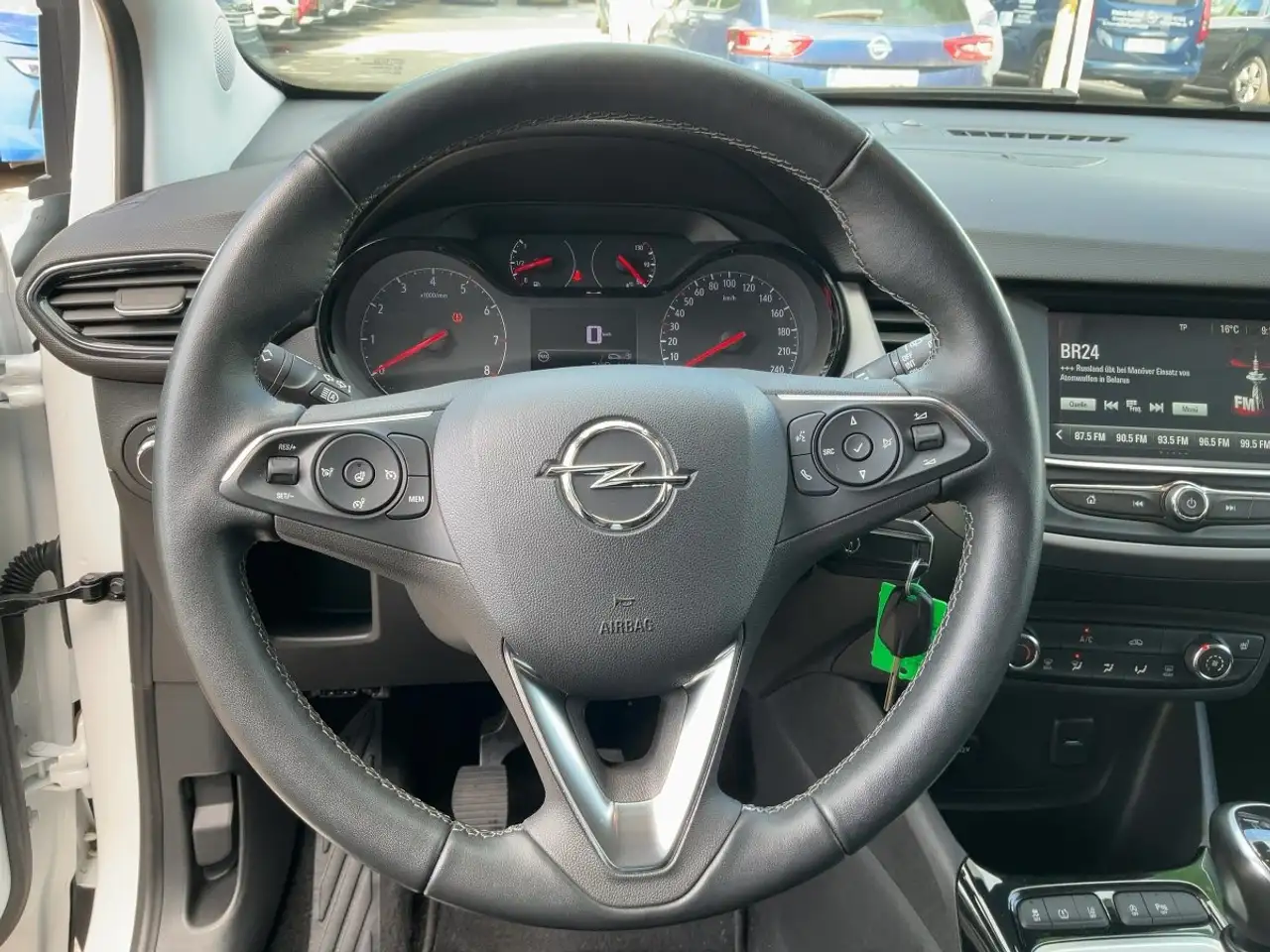 Opel Crossland 1.2 Turbo Enjoy LED+SHZ+Fernlichtass. — Vehicle gallery 12