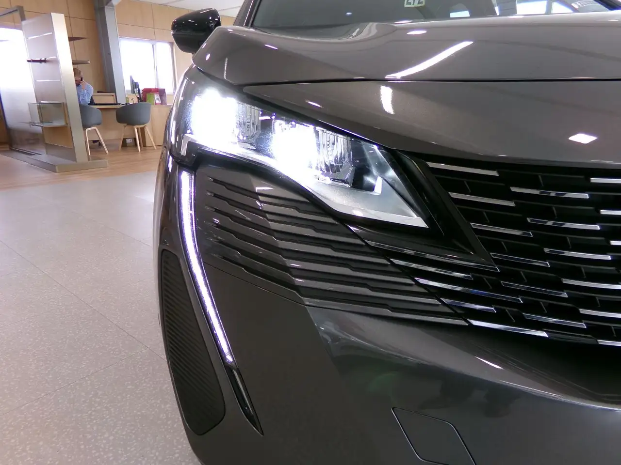 Peugeot 3008 1.2 PureTech ALLURE LED+Navi+SHZ+Winterp. — معرض صور السيارة 8