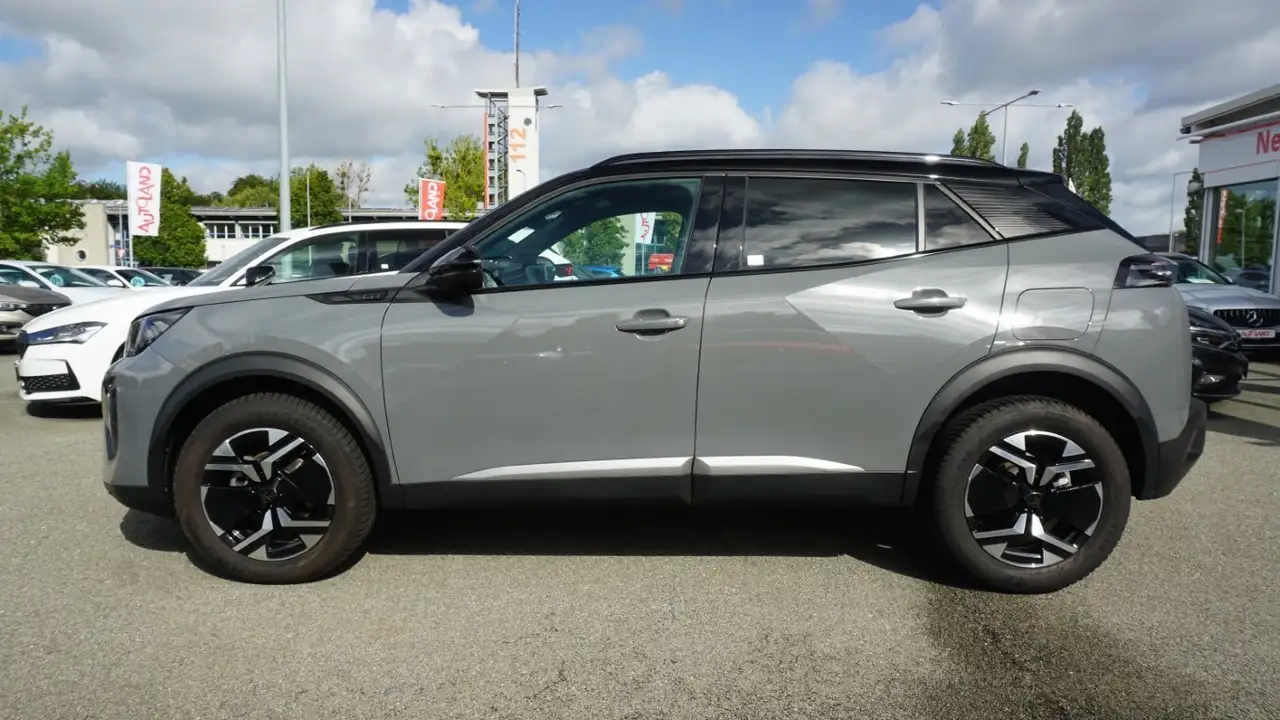 Peugeot 2008 GT EAT8 LED Android Apple DAB Spurhalte PDC — Galerie du véhicule 3