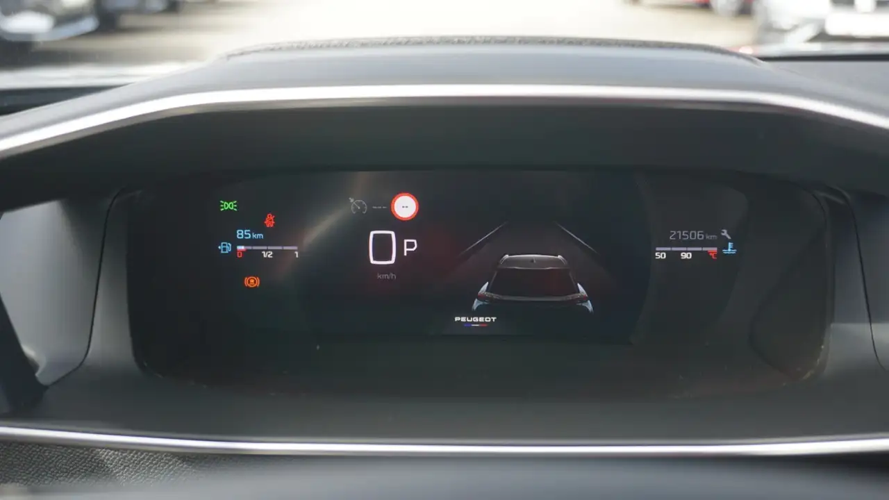 Peugeot 2008 GT EAT8 LED Android Apple DAB Spurhalte PDC — Galerie du véhicule 20