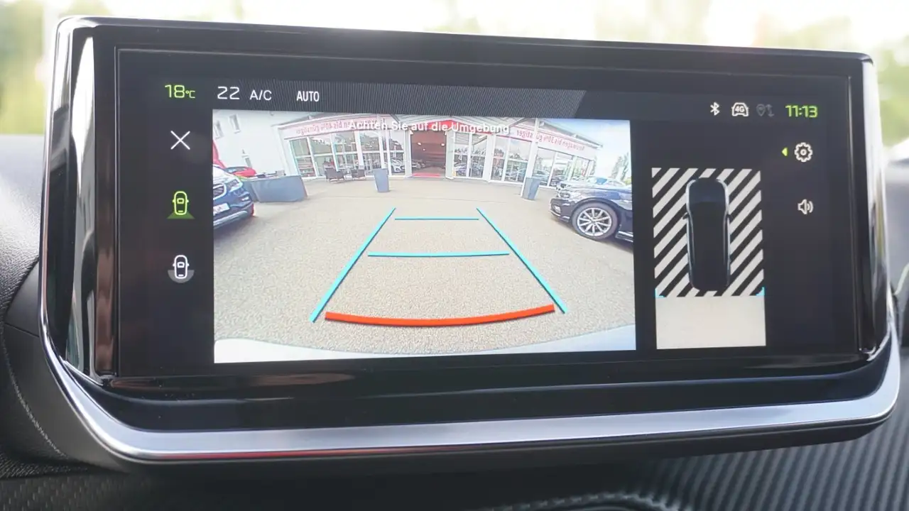 Peugeot 2008 GT EAT8 LED Android Apple DAB Spurhalte PDC — Galerie du véhicule 27