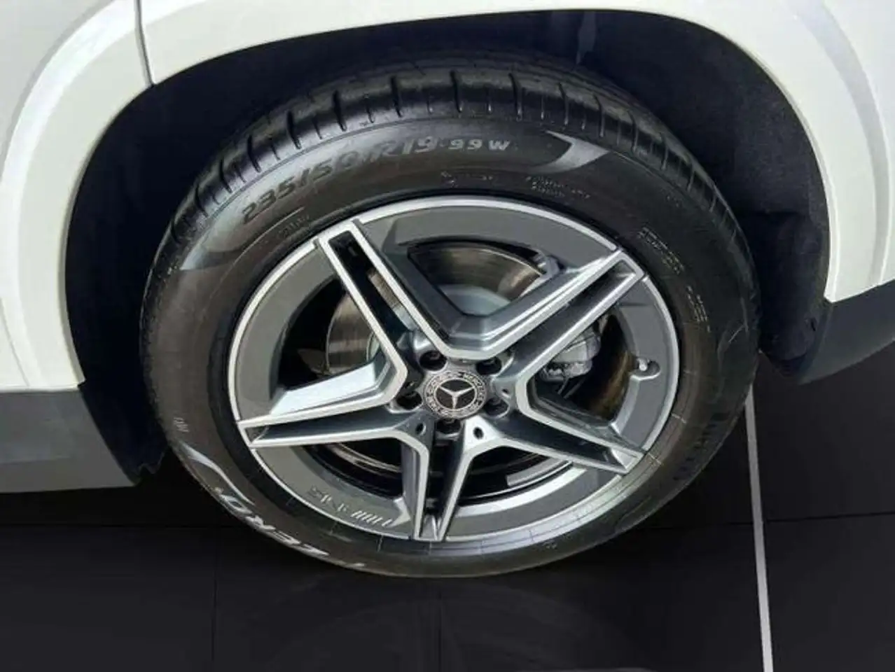 Mercedes-Benz GLA 250 250e — Galerie du véhicule 6