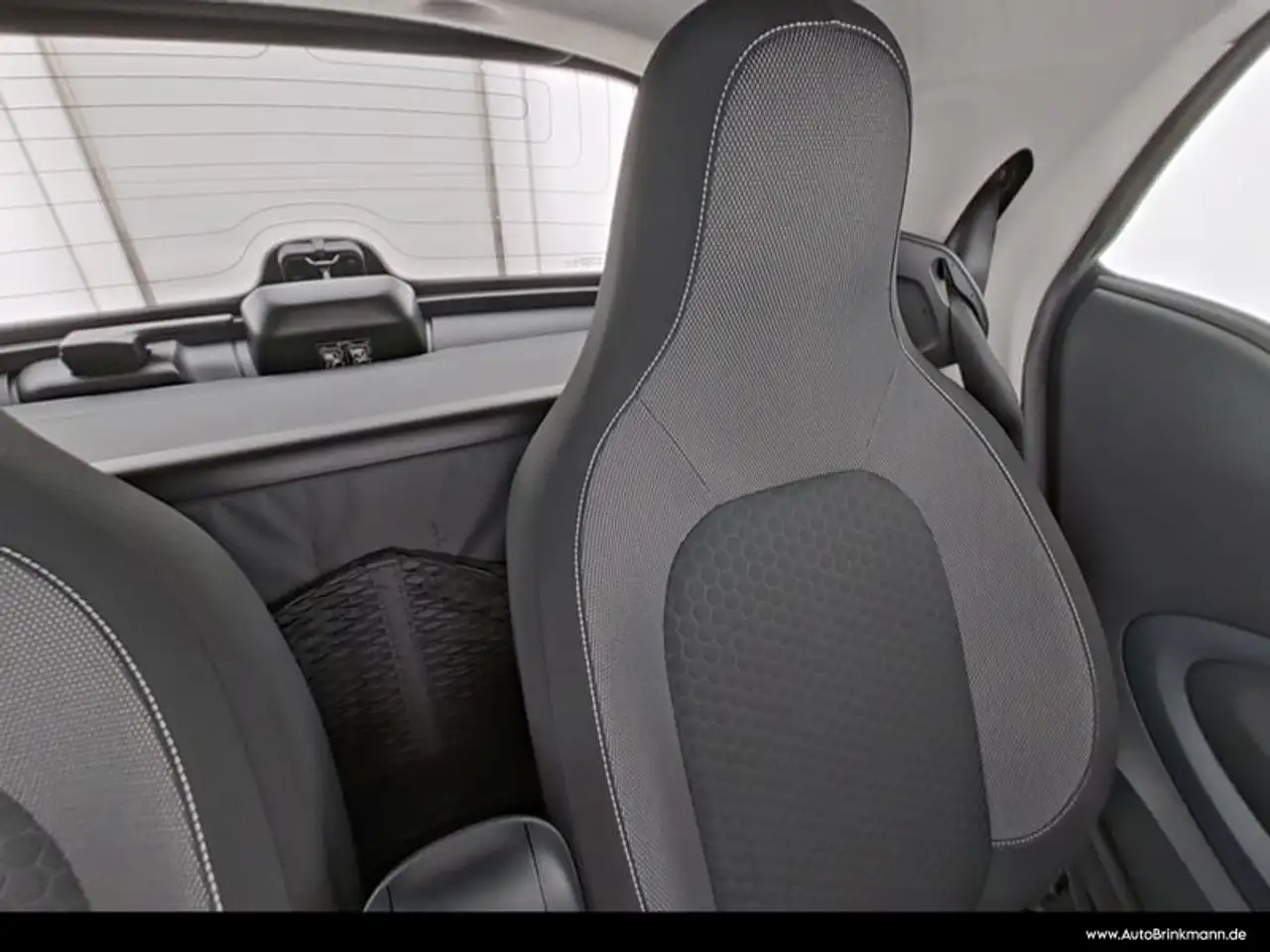 smart forTwo smart EQ fortwo Panorama/SHZ/Klima/Styling/NSW — Galerie du véhicule 8