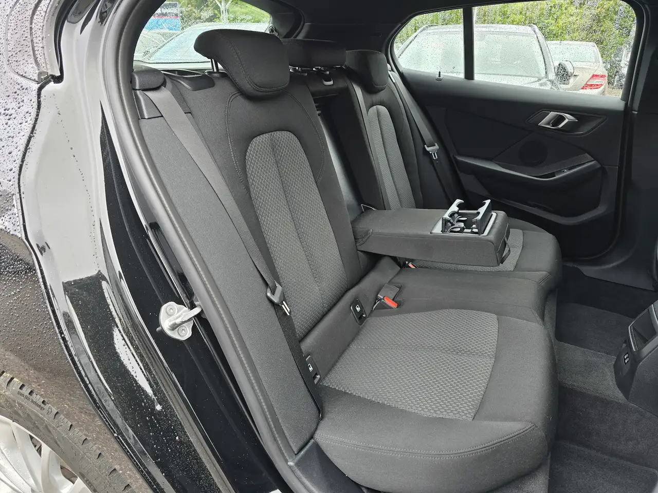 BMW 118 118i ADVANTAGE/VIRTUAL/NAVI//SITZHEIZUNG/1.HAND — Vehicle gallery 12