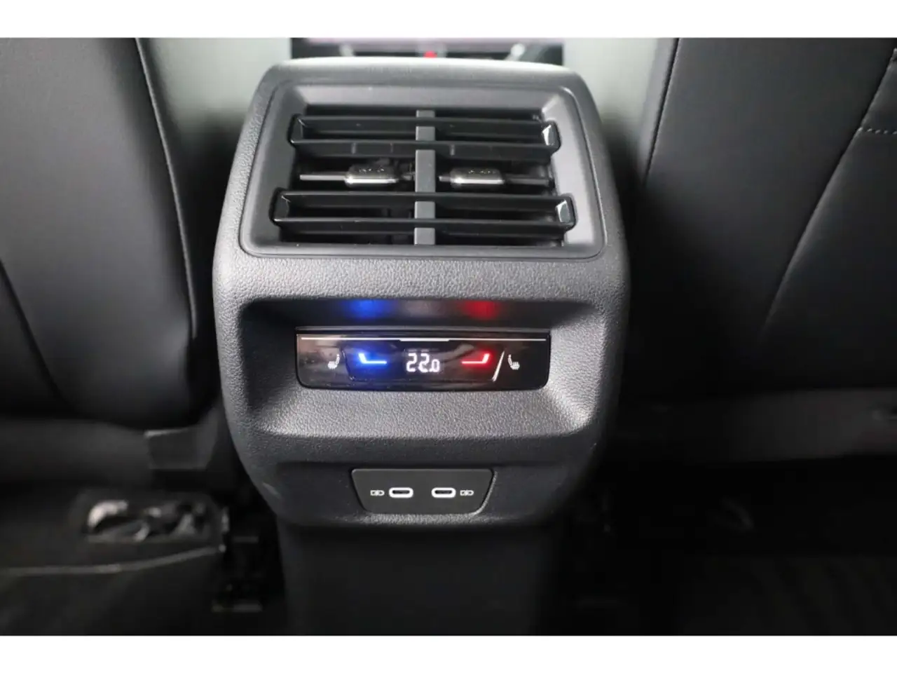 Volkswagen Tiguan 1.5 TSI eHybrid R-Line Black Style AHK — Galería del vehículo 29