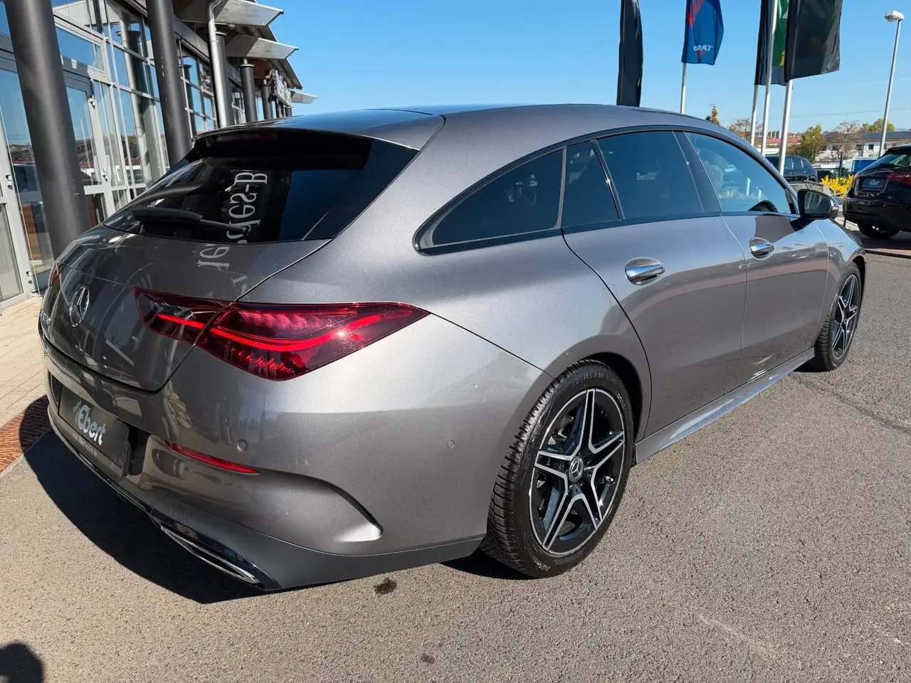 Mercedes-Benz CLA 180 AMG+NIGH+Pan+Bur+Dist+360 — Vehicle gallery 4