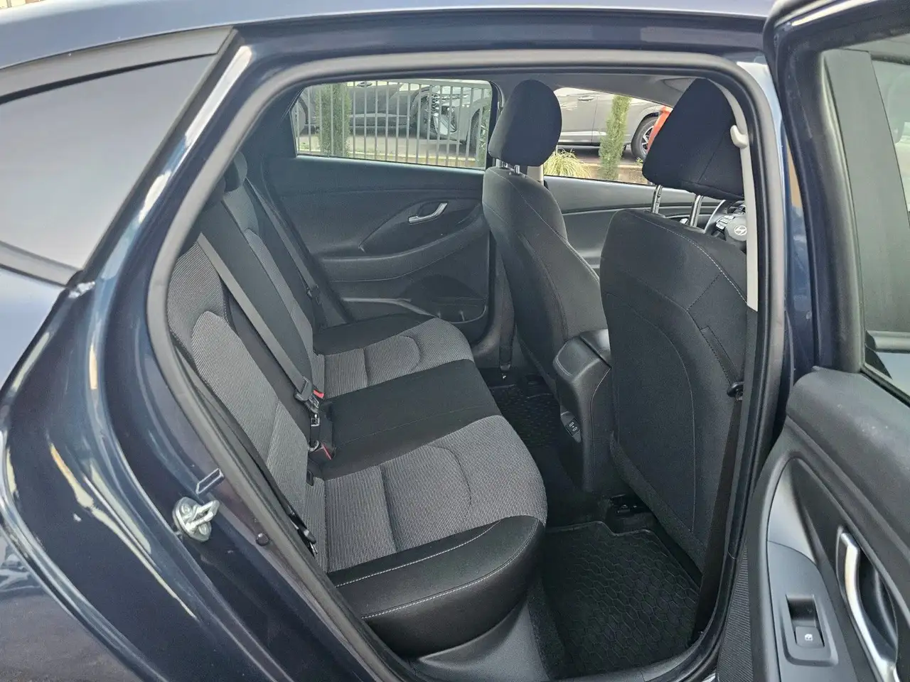 Hyundai i30 1,0 T-GDI Fastback Smart — معرض صور السيارة 11