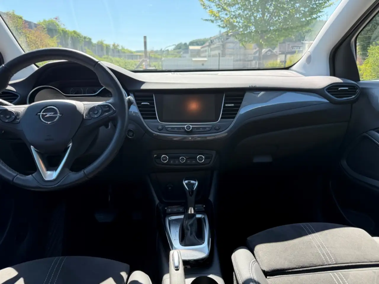 Opel Crossland Ultimate Paket Automatik Panoramadach — معرض صور السيارة 11