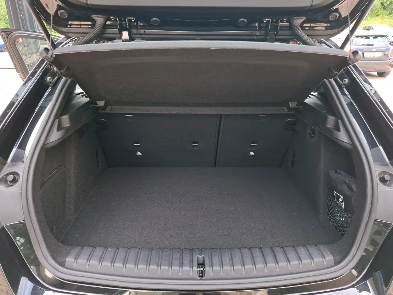 BMW 120 M Sport M Sportpaket DAB Parkassistent Shz — Galería del vehículo 17