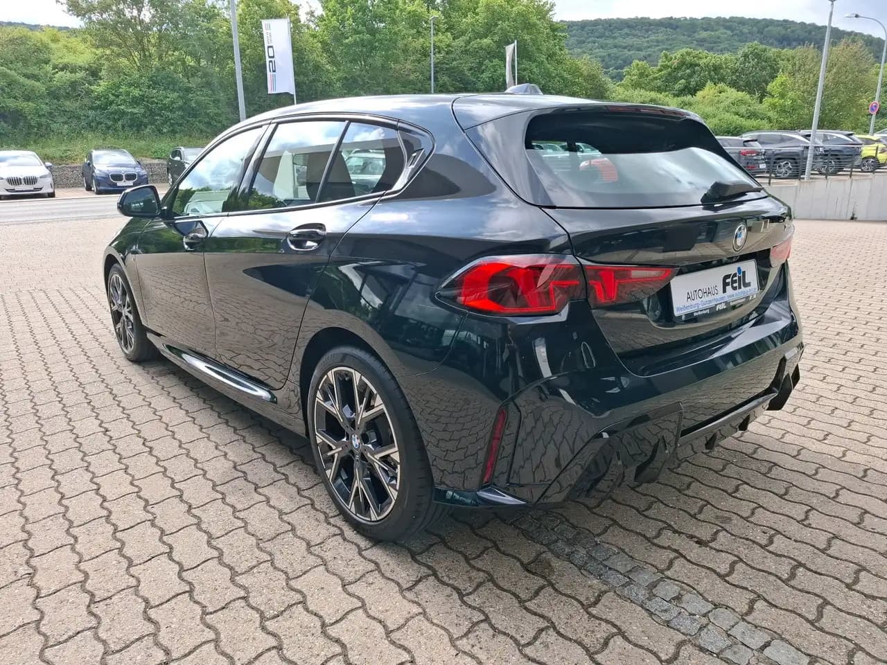 BMW 120 M Sport M Sportpaket DAB Parkassistent Shz — Galería del vehículo 7