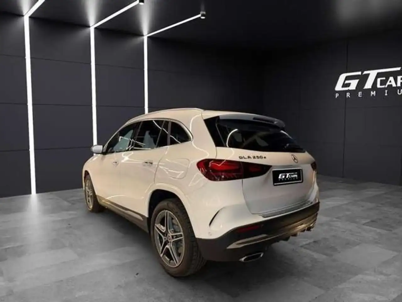 Mercedes-Benz GLA 250 250e — Galería del vehículo 2