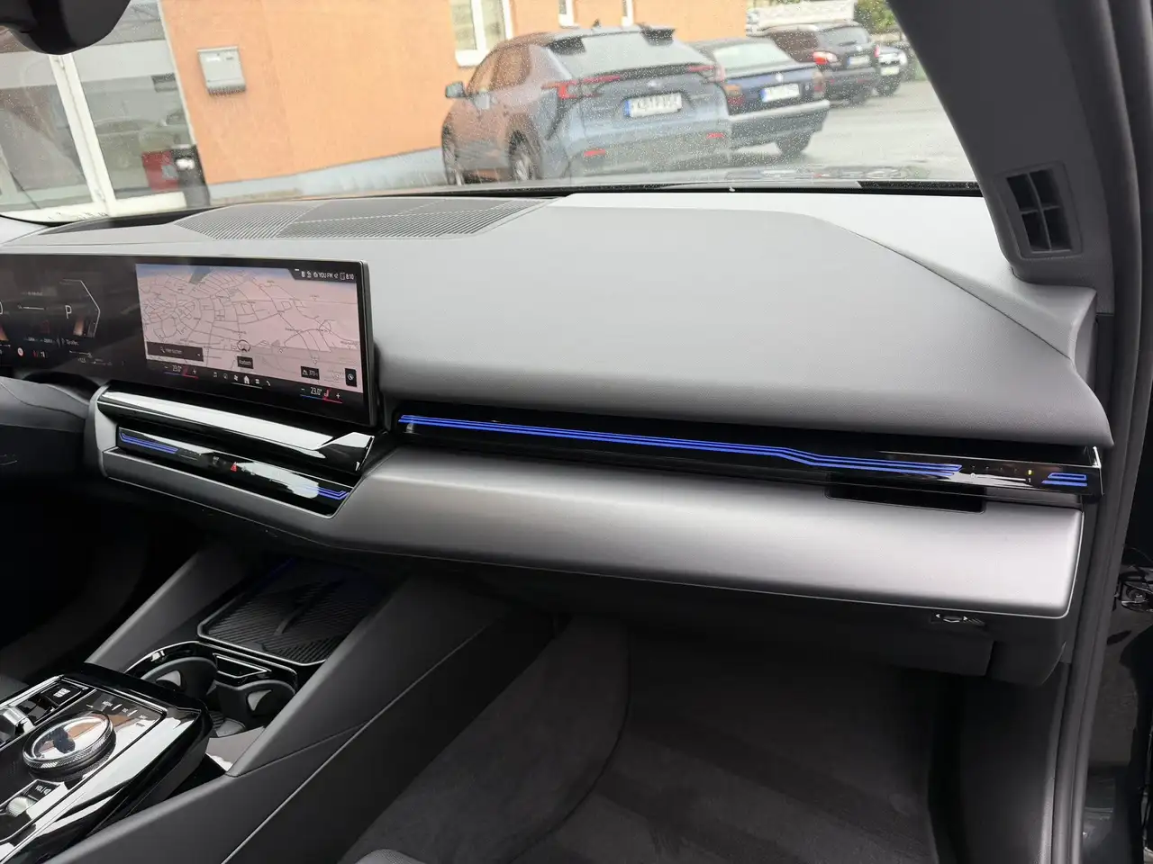 BMW 520 i LiveCockpit Prof HeadUp Adapt LED Travel+Comfor — Vehicle gallery 18