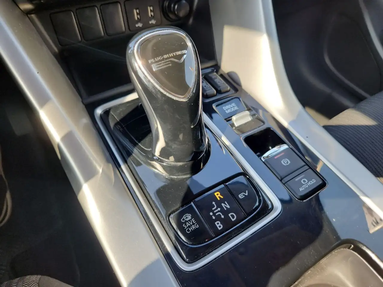 Mitsubishi Eclipse Cross Plug-In Hybrid Basis Offroad-Paket — Galería del vehículo 21