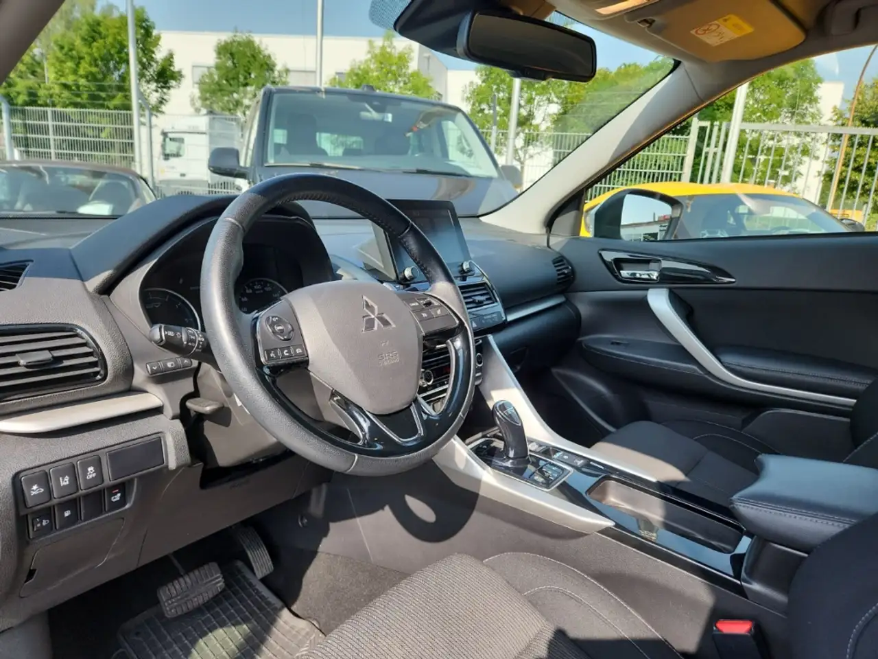 Mitsubishi Eclipse Cross Plug-In Hybrid Basis Offroad-Paket — Galería del vehículo 8