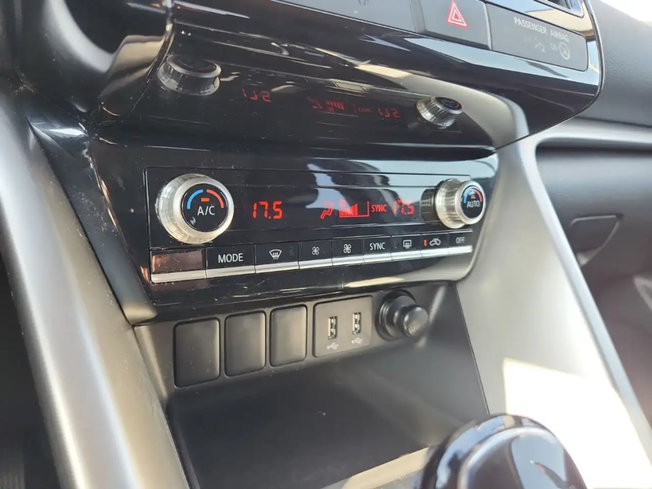 Mitsubishi Eclipse Cross Plug-In Hybrid Basis Offroad-Paket — Galería del vehículo 20