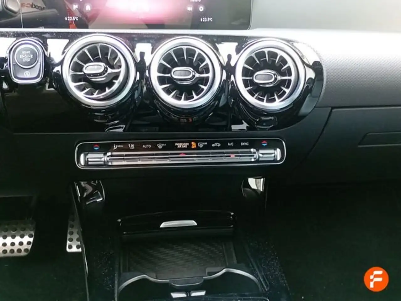 Mercedes-Benz CLA 200 — Vehicle gallery 8
