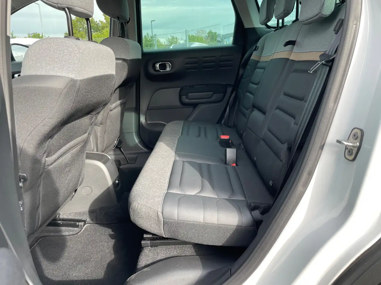 Citroen C3 Aircross 1.2 PureTech NAV*HUD*KLIMAAUT*SHZ*CAM — Galerie du véhicule 22
