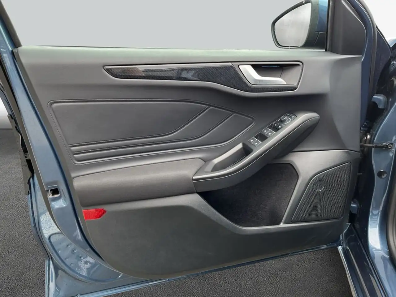 Ford Focus Turnier 1.0 ST-LINE X *AHK* Head Up* — معرض صور السيارة 19