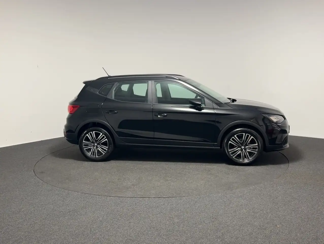 SEAT Arona 1.0TSI Style — معرض صور السيارة 5