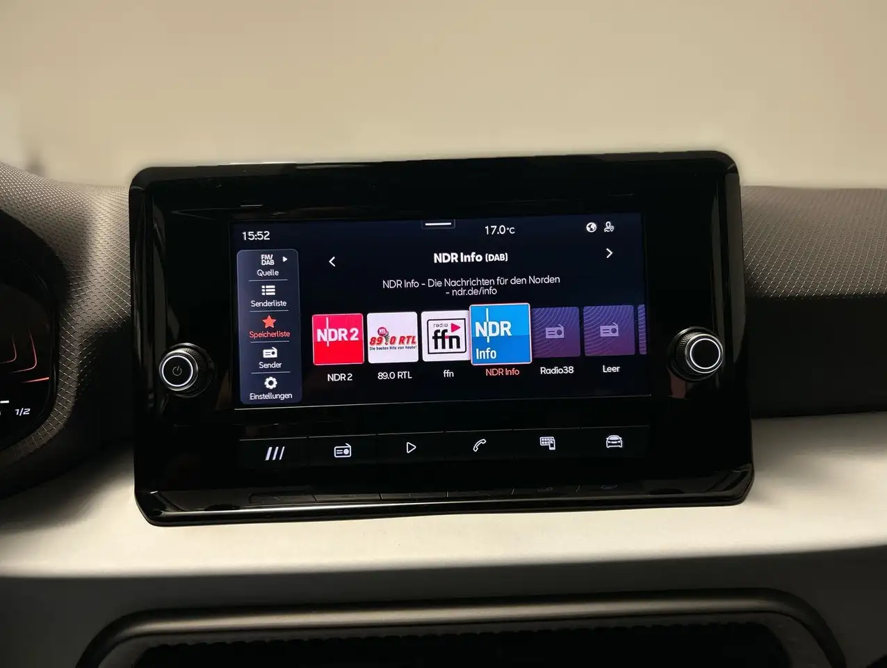 SEAT Arona 1.0TSI Style — معرض صور السيارة 10