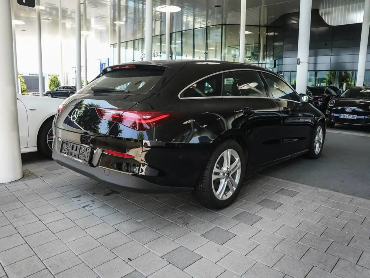Mercedes-Benz CLA 180 SB Rückfahrkamera Sitzheizung MBUX LED — معرض صور السيارة 3