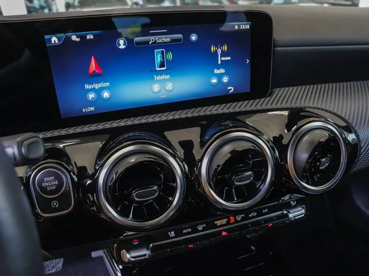 Mercedes-Benz CLA 180 SB Rückfahrkamera Sitzheizung MBUX LED — معرض صور السيارة 15