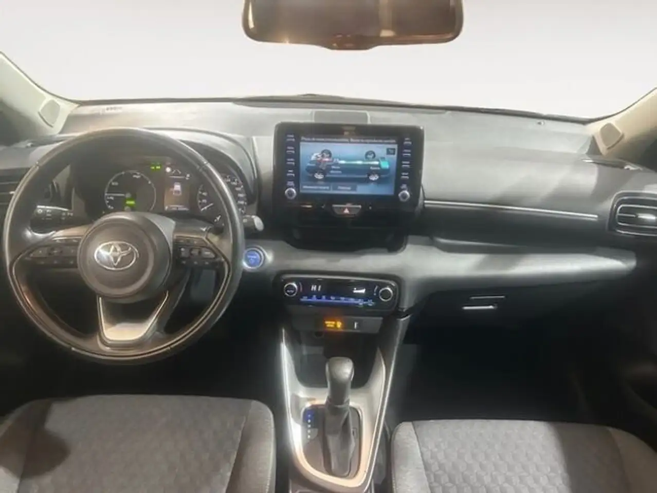 Toyota Yaris 120H 1.5 Active Tech — Galería del vehículo 8