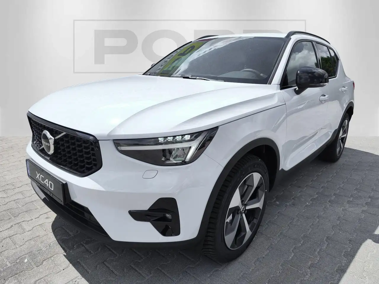 Volvo XC40 B3 FWD Plus Dark 19" ACC BLIS CAM H/K LED — Leipzig