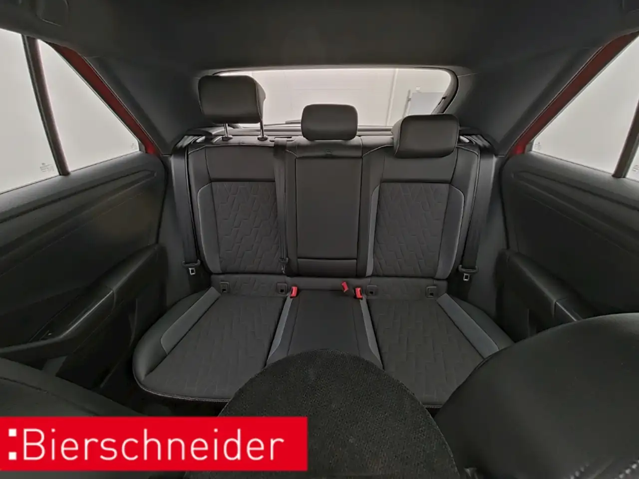 Volkswagen T-Roc 1.0 TSI GOAL NAVI KAMERA ACC LED 18 — معرض صور السيارة 8