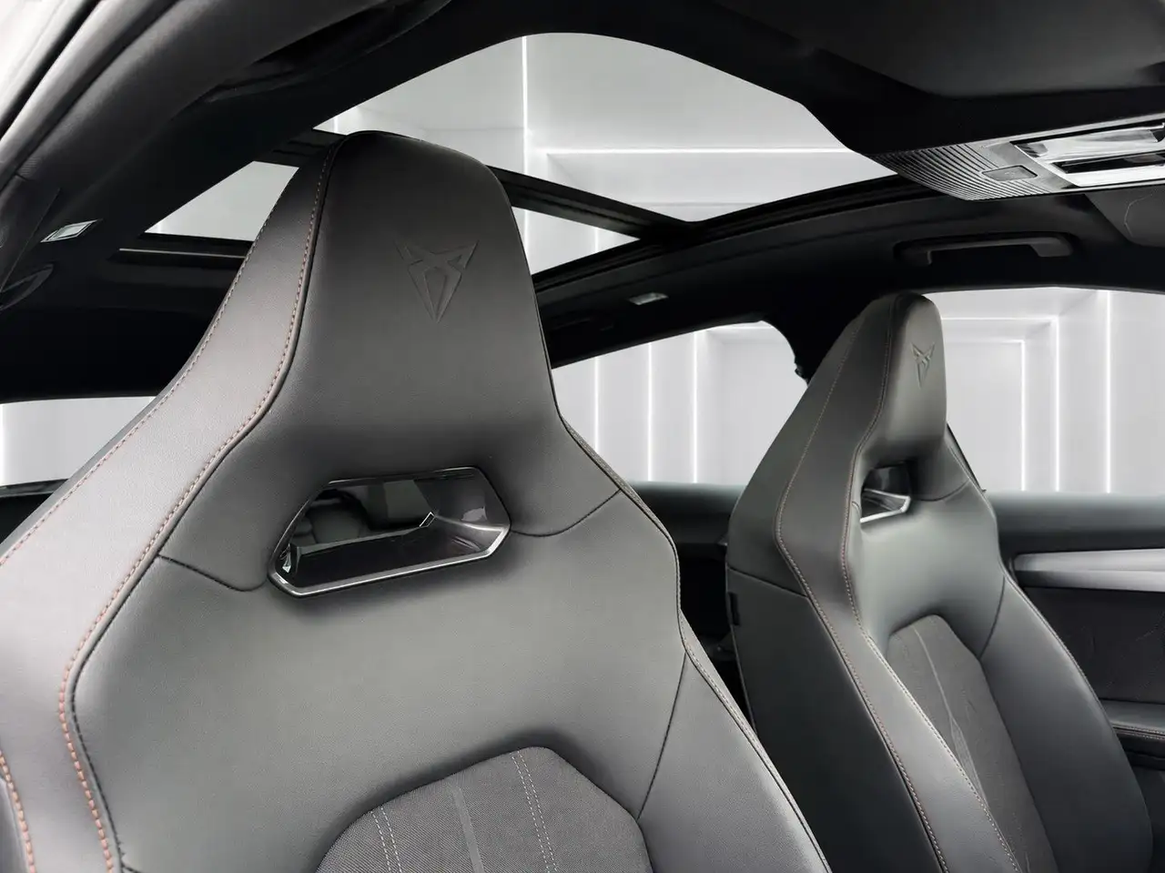 CUPRA Formentor VZ 2.0TSI 4Drive DSG*Mega-Ausstattung* — Galerie du véhicule 14