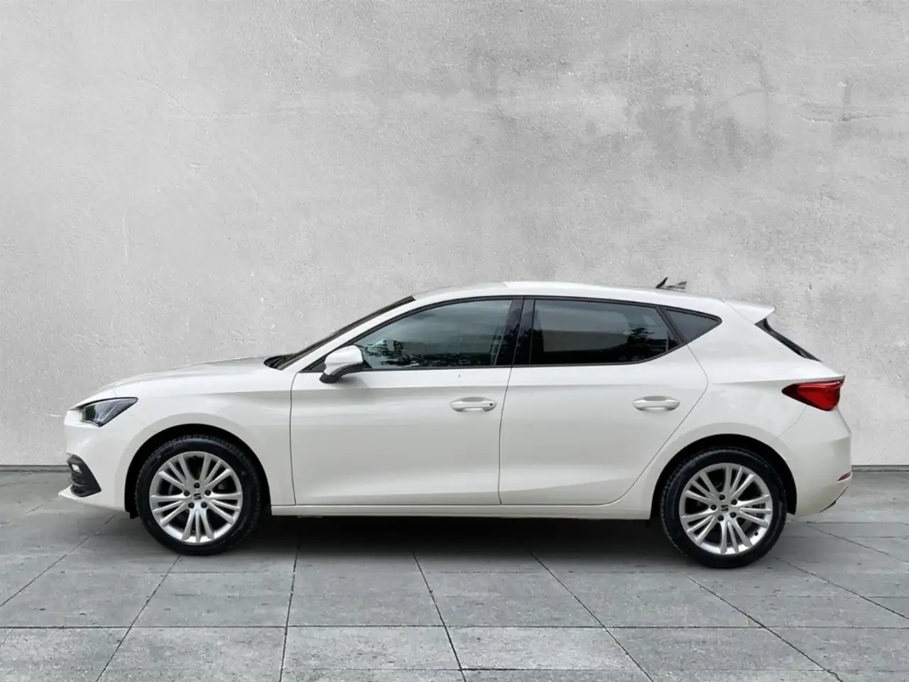 SEAT Leon STYLE EDITION 1.0 TSI Style Edition PDC+TEMPOMAT+L — معرض صور السيارة 2