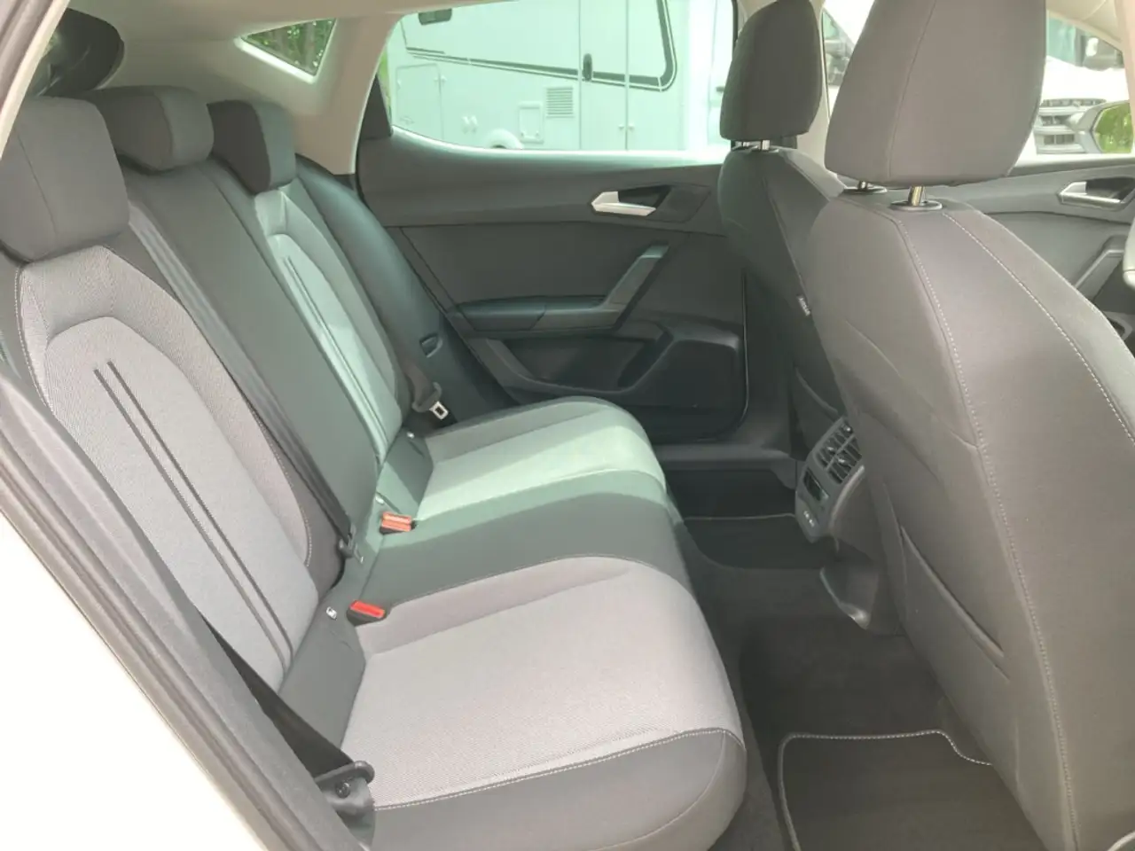 SEAT Leon STYLE EDITION 1.0 TSI Style Edition PDC+TEMPOMAT+L — معرض صور السيارة 26