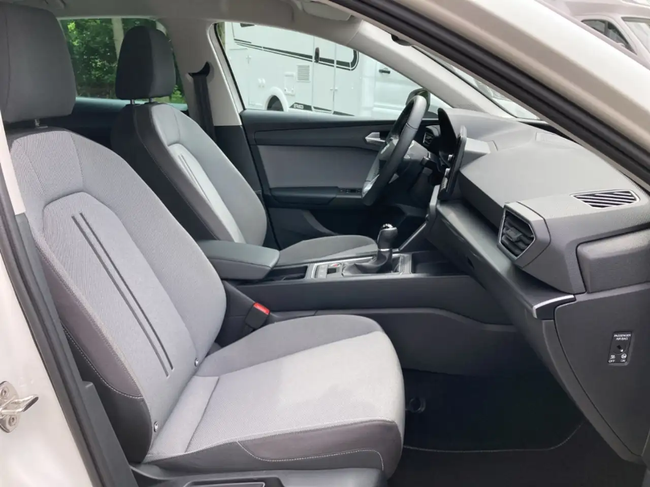 SEAT Leon STYLE EDITION 1.0 TSI Style Edition PDC+TEMPOMAT+L — معرض صور السيارة 25