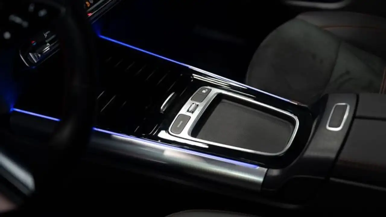 Mercedes-Benz GLA 220 d 4MATIC — Galerie du véhicule 15