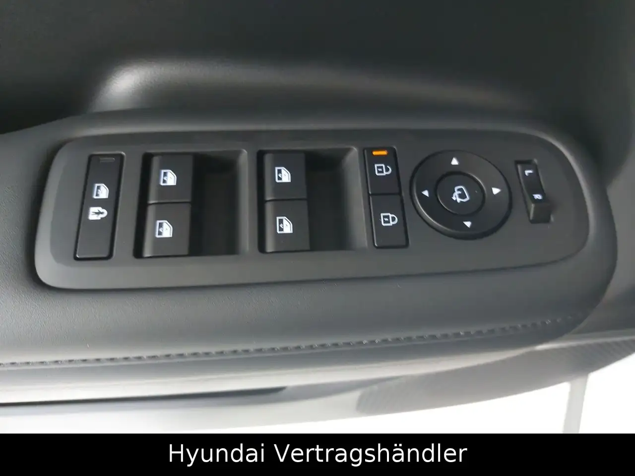 Hyundai SANTA FE 1.6 T-GDI Hybrid INTRO 4WD — معرض صور السيارة 13