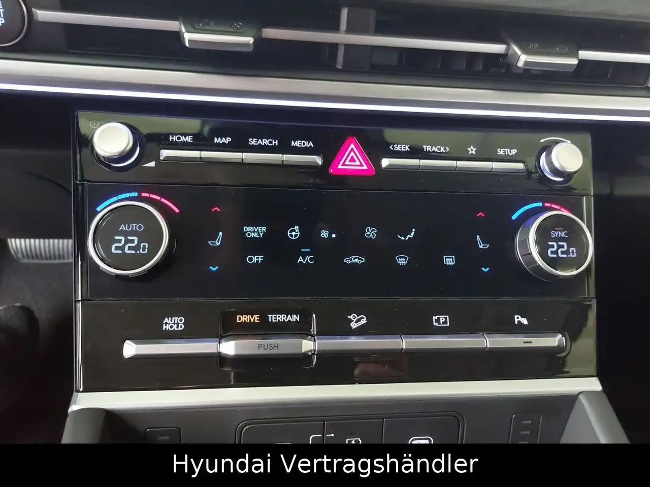 Hyundai SANTA FE 1.6 T-GDI Hybrid INTRO 4WD — معرض صور السيارة 16