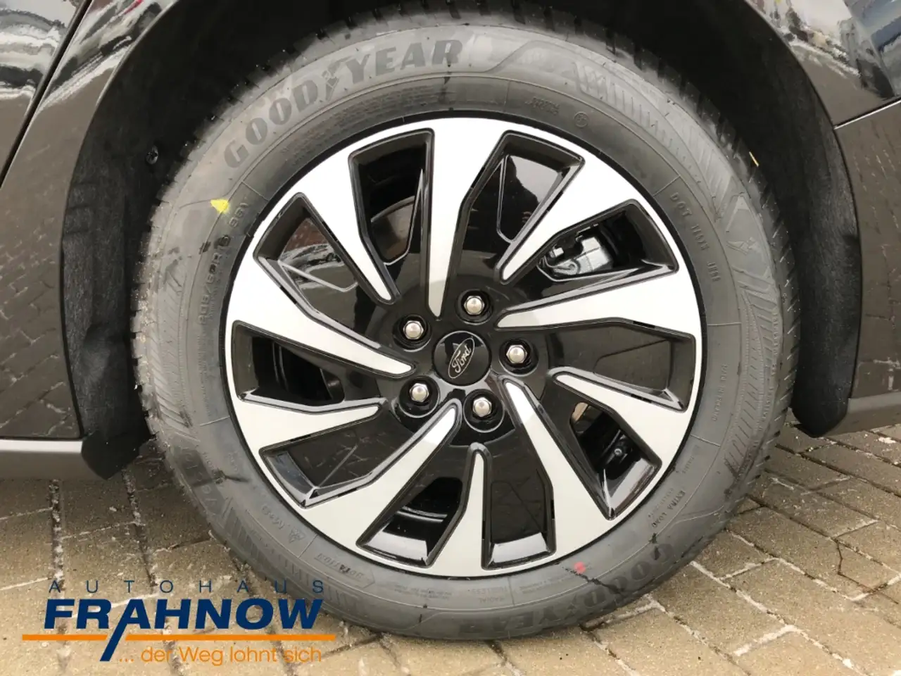 Ford Focus Turnier 1.0 EcoBoost MHEV Titanium LED NAVI PDC DA — معرض صور السيارة 23