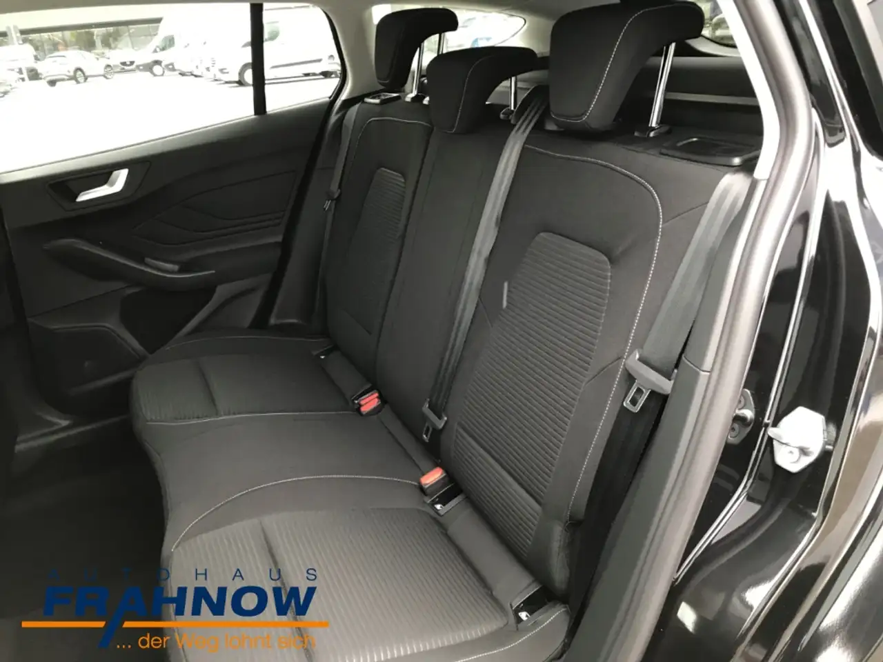 Ford Focus Turnier 1.0 EcoBoost MHEV Titanium LED NAVI PDC DA — معرض صور السيارة 10