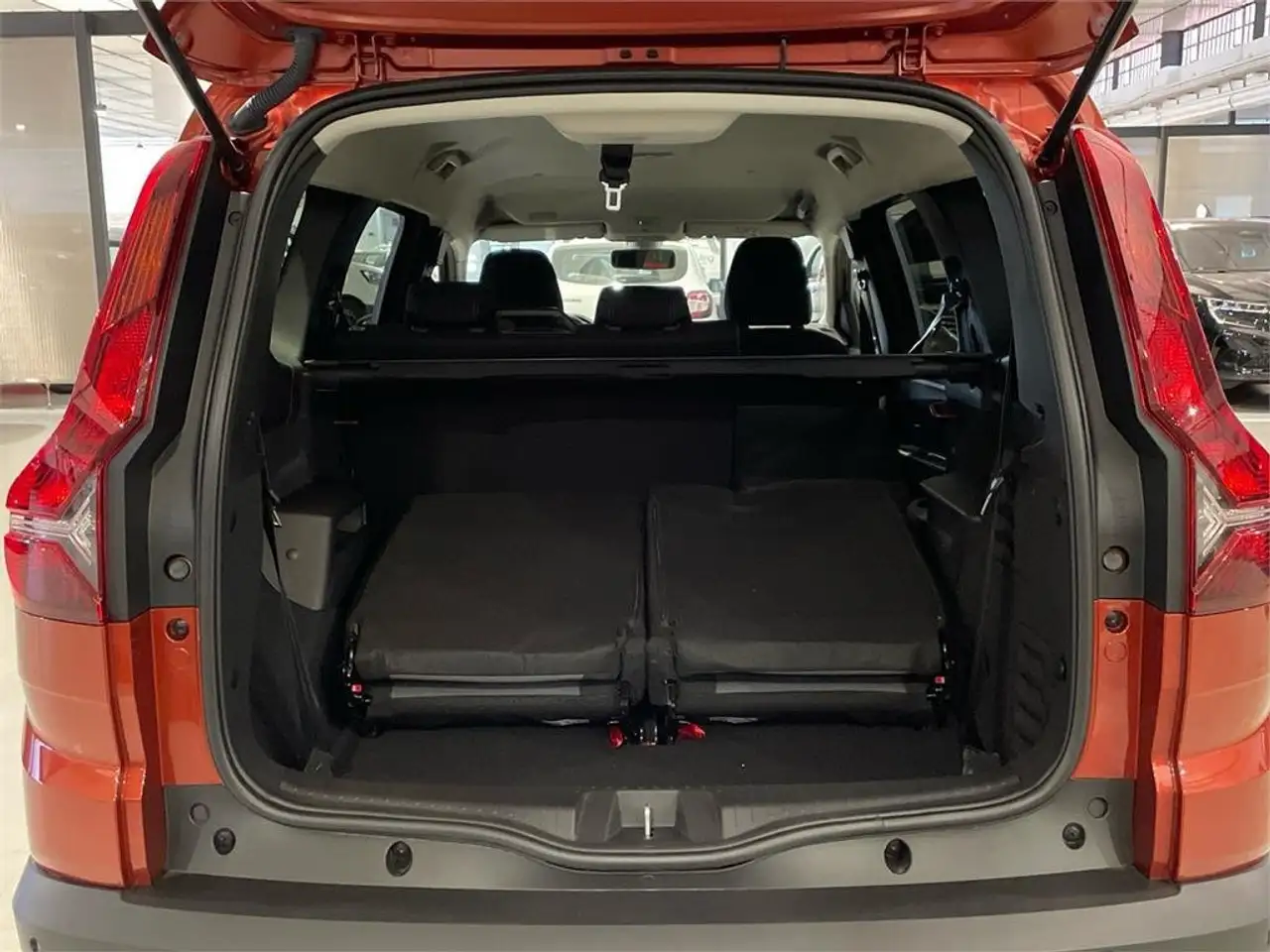 Dacia Jogger 1.0 ECO-G Extreme Go 74kW 7pl. — معرض صور السيارة 9