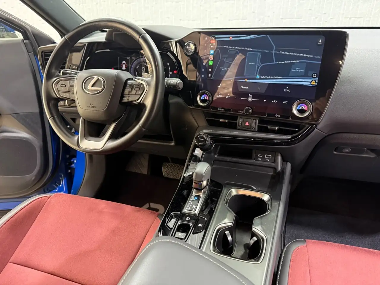 Lexus NX 350h Premium+ 2WD — Galería del vehículo 22