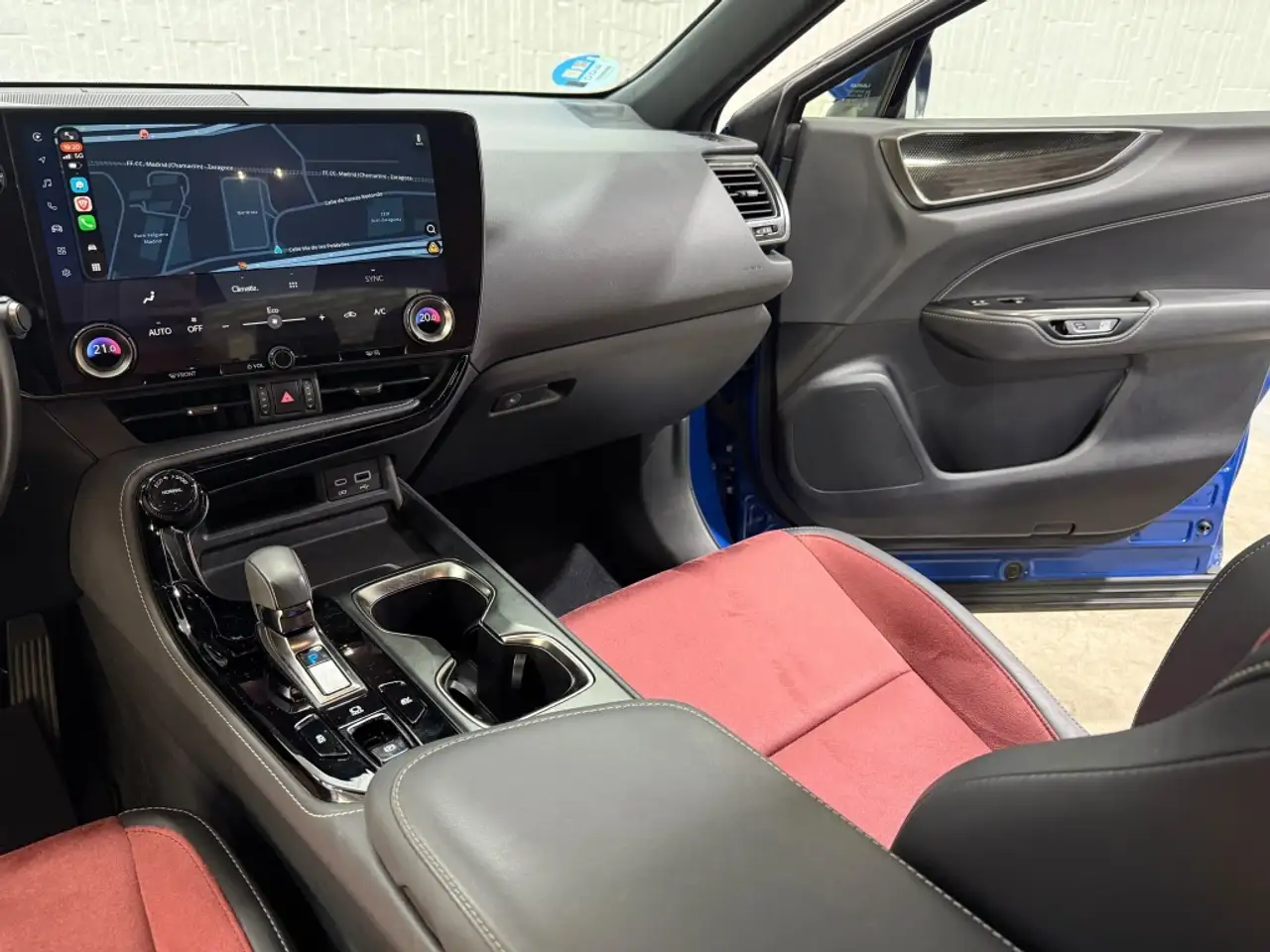 Lexus NX 350h Premium+ 2WD — Galería del vehículo 12