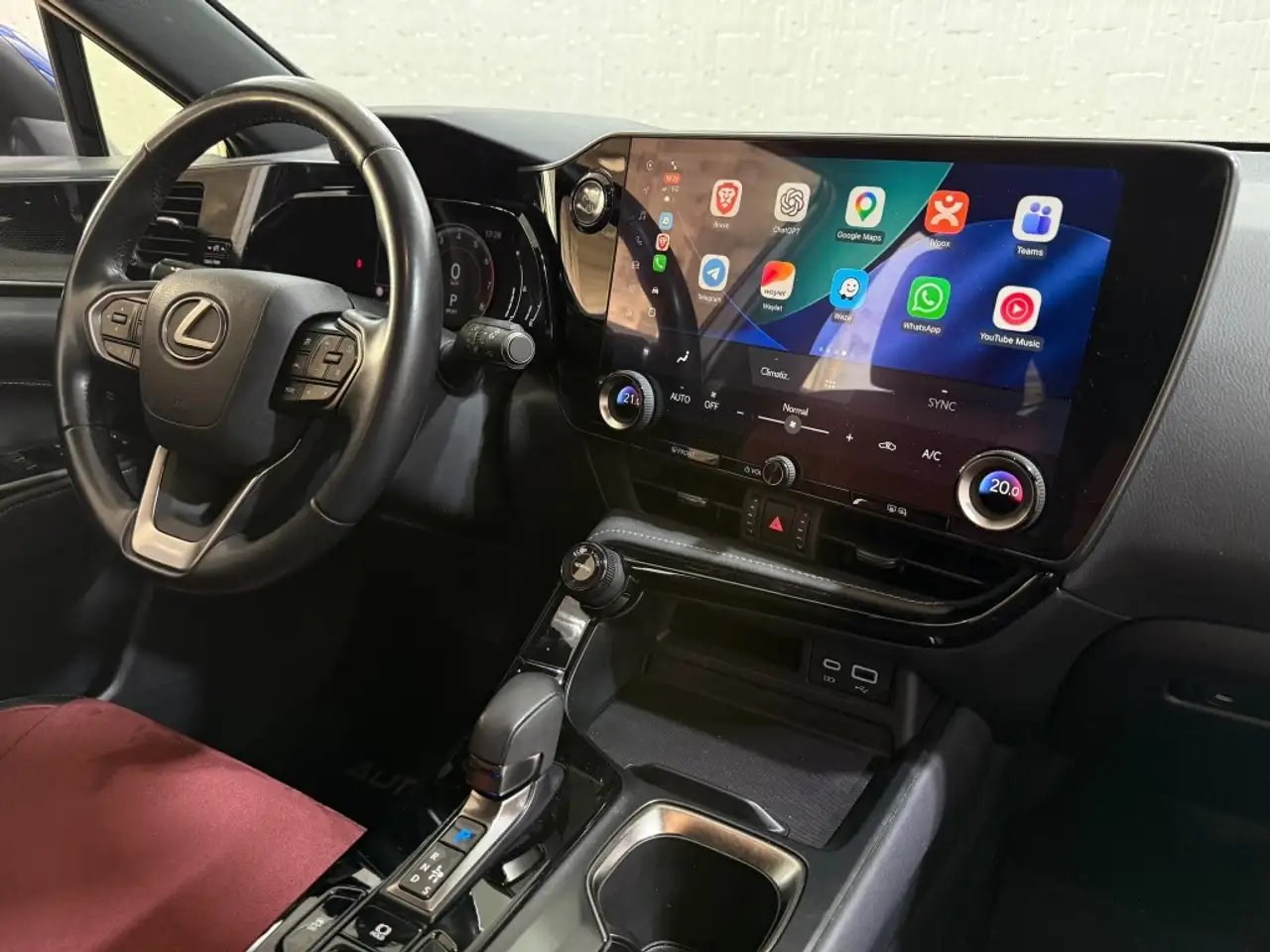 Lexus NX 350h Premium+ 2WD — Galería del vehículo 11