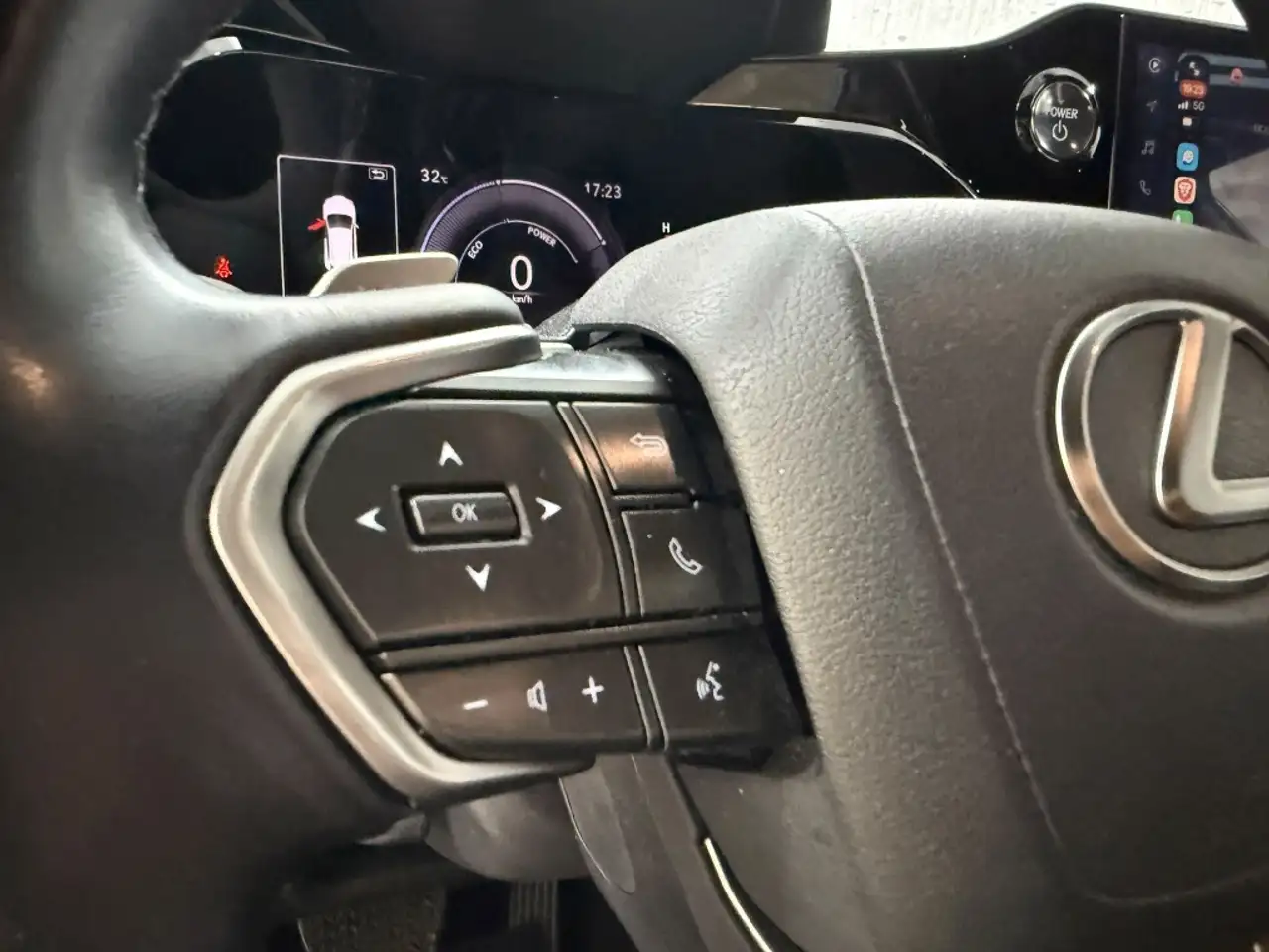 Lexus NX 350h Premium+ 2WD — Galería del vehículo 15