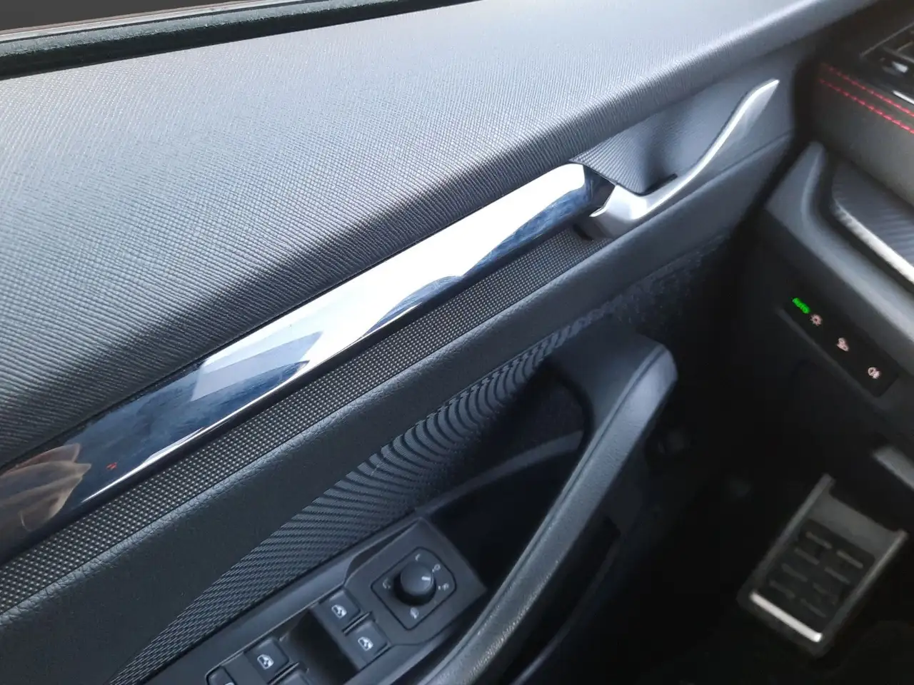 Skoda Octavia Combi 2.0 TSI 195 kW RS DSG AHK — Vehicle gallery 12