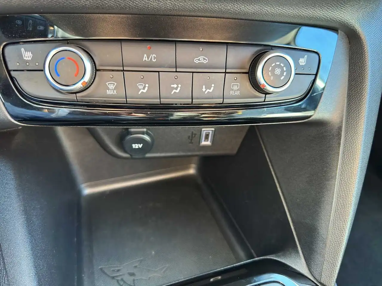 Opel Corsa 1.2 Turbo //Kamera/Sitzheizung/PDC — Galería del vehículo 11