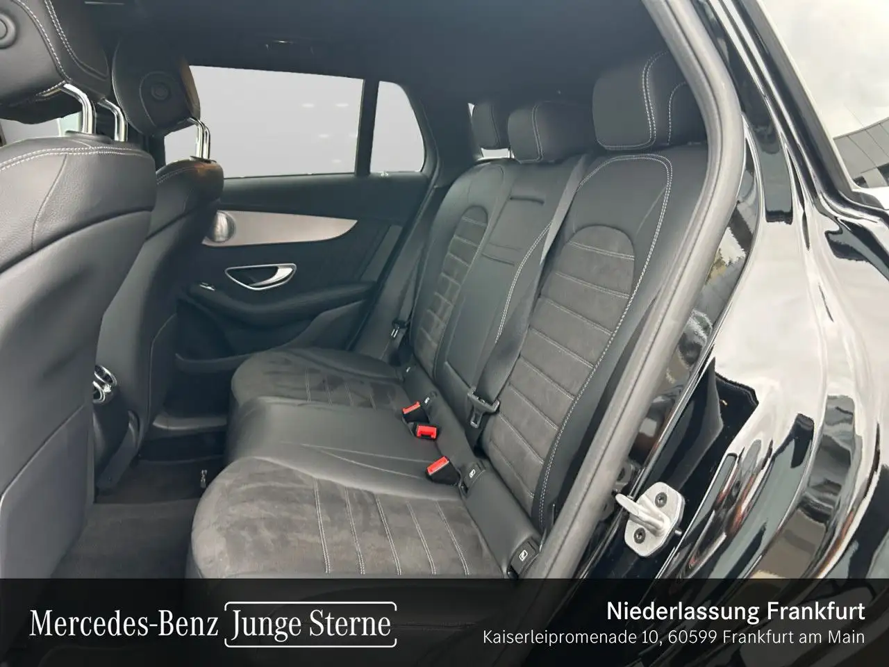 Mercedes-Benz EQC 400 4M AMG+360+MULTIBEAM+FAHRASS+BURMESTER+HUD — Vehicle gallery 12
