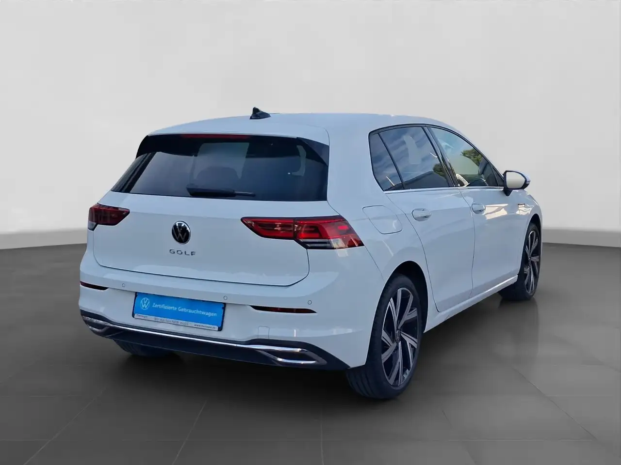 Volkswagen Golf 1.5 TSI STYLE LM18 KAMERA NAVI LED+ — Vehicle gallery 3