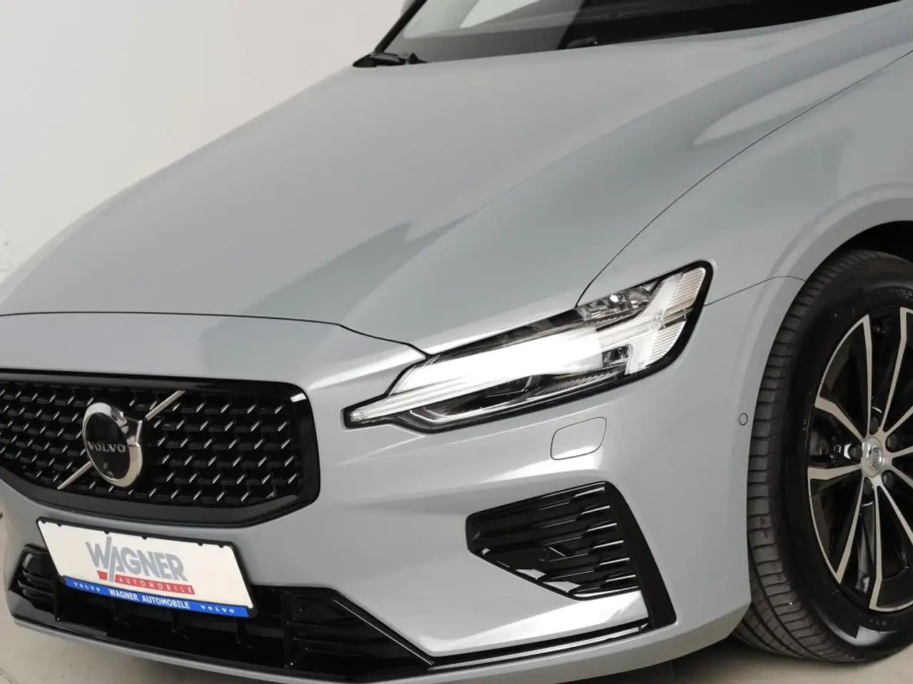 Volvo V60 T8 Plug-In Hybrid AWD Ultra Dark *360°*Winterpak.* — Galería del vehículo 8