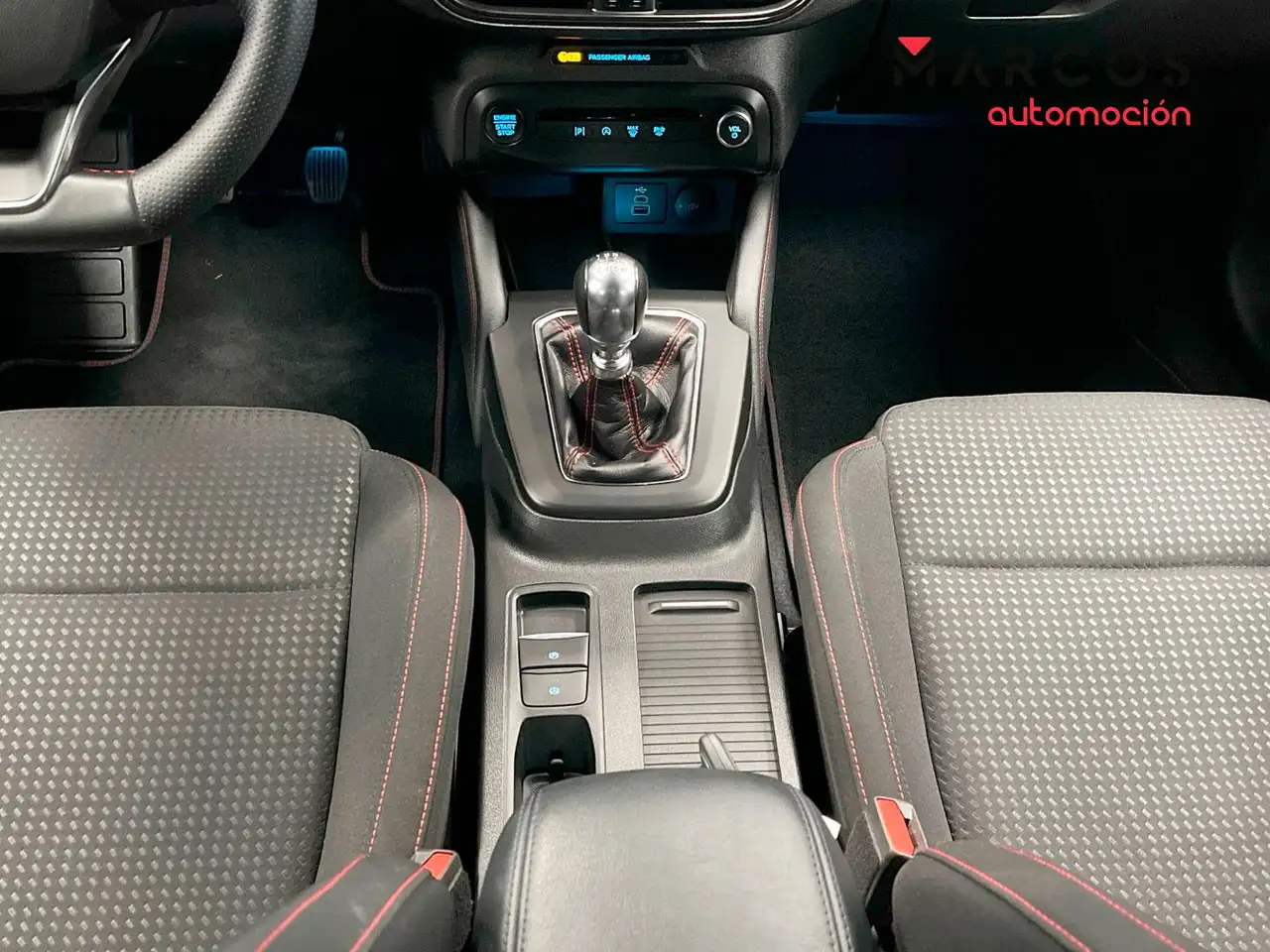 Ford Focus 1.0 Ecoboost MHEV ST-Line X 125 — معرض صور السيارة 11