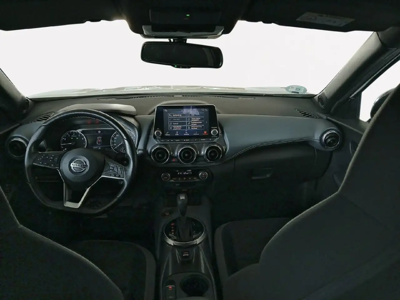 Nissan Juke 1.0 DIG-T N-Connecta 4x2 DCT 7 84kW — معرض صور السيارة 14